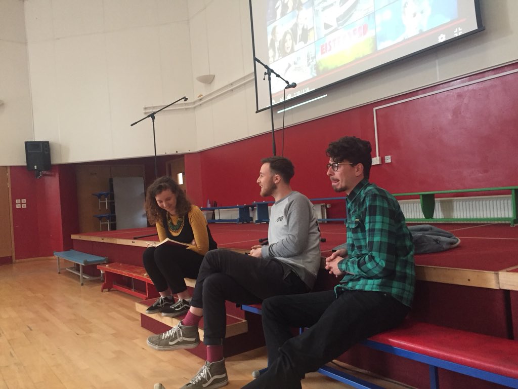 YsgolPwllCoch's tweet photo. Cwmni difyr Osian a Lewis o Candelas gyda blwyddyn 3a 4 bore yma, yn hyrwyddo’r Eisteddfod #Siarter Iaith .Q&A with Osian and Lewis from the Welsh band Candelas this morning👍@Candelasband https://t.co/wPjmFR3b0s