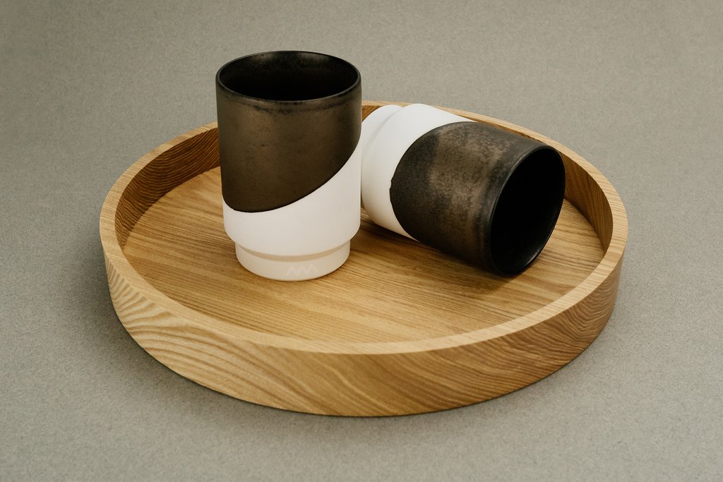 asemi_co's tweet photo. All new Dark Brass Hasami cups with our tray done by @gingerwoodturner

#madeinjapan #madeingermany #artisan #crafts #handmade #handcrafted #limitededition #ceramics #porcelain #hasami #kyushu #glaze #coffeecup #teacup  #woodworking #tableware #design #minimalism #interiordesign https://t.co/N8r2ucMLVg