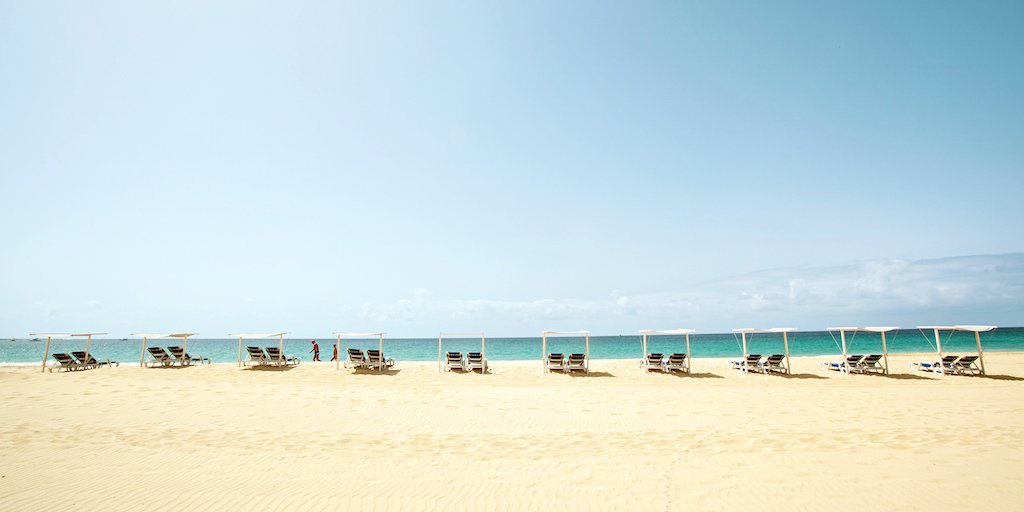 This #TravelTuesday we're all about relaxing on golden sand.

📷: Cape Verde