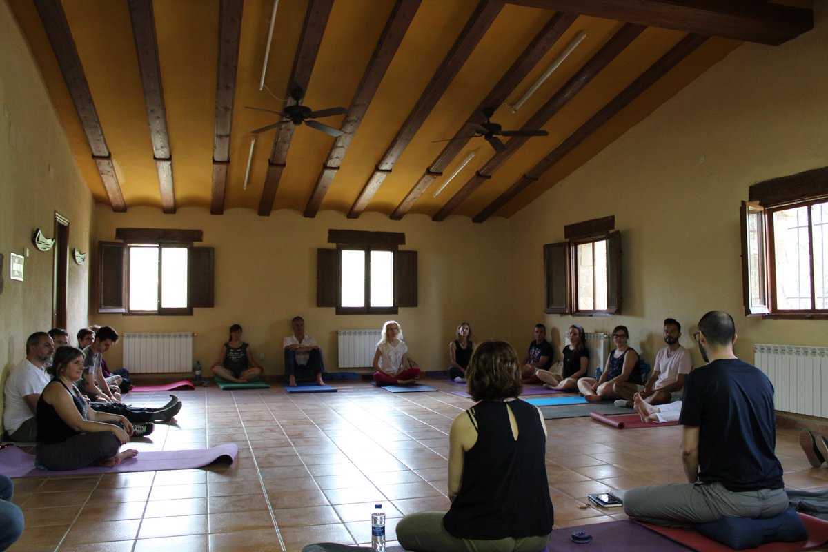 Master_IEcoach's tweet photo. 🏁Este fin de semana hemos puesto fin al curso 2017/18, nuestra 3ª edición.

En la última sesión visitamos el @ElMangranar, un espacio idílico en el que nuestros compañeros de @Elephantplena nos enseñaron múltiples herramientas para practicar y aplicar mindfulness. https://t.co/0L86N7UGnj