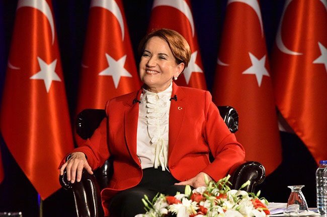 ErgulAyfer's tweet photo. #MeraleOyVermem diyenler,şuan oy verilebilecek tek lider Meral Akşener'dir.Nokta https://t.co/3xX9AiNtNH