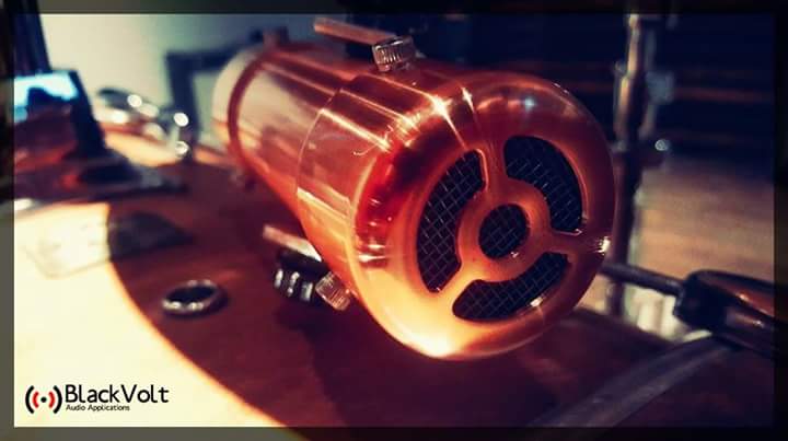 Blackvoltaudio's tweet photo. Carbonphone de @PlacidAudio es una herramienta indispensable en tu estudio: con el puedes crear interesantes timbres Lo-Fi de forma natural y obtener un enfoque estético único en tus grabaciones.
#custommicrophones #lofi #goodtone #blackvoltaudio #AudioPerfecto #MusicLife https://t.co/se5iINO1CT
