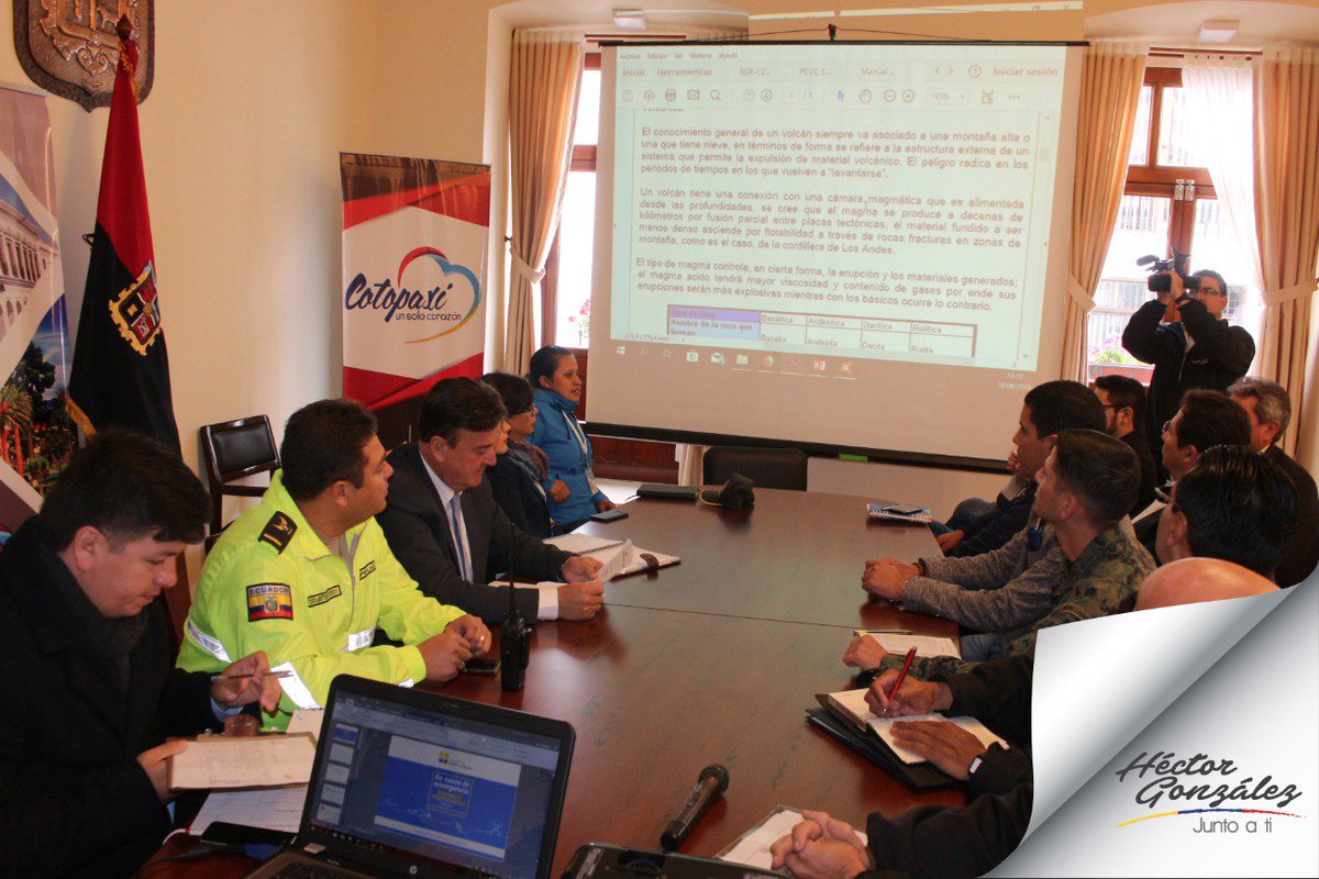 GHector_Oficial's tweet photo. Presidimos el COE provincial para la revisión y actualización de los planes de contingencia ante posibles situaciones de emergencia que se presenten en la provincia. https://t.co/9tPJJWvru4
