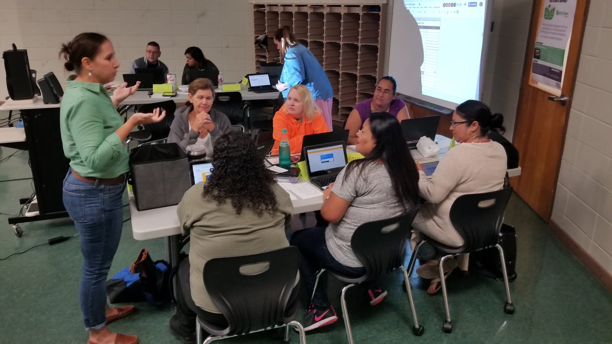 zorroeac's tweet photo. Teaching, Learning AND Sharing is what is happening at #HyperDrive18 #Edcamps https://t.co/wFUBCBTwnf
