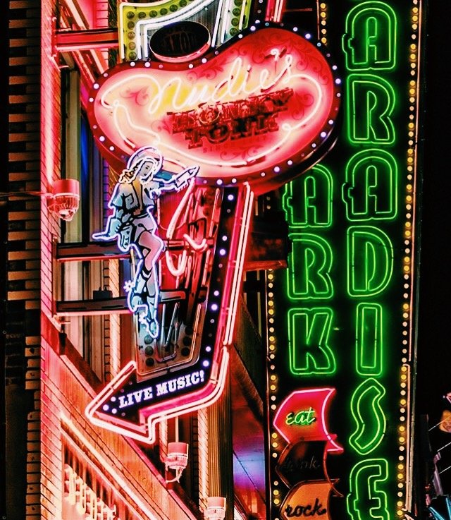 Neon Nights 🌟👢
Have you been on our "Soul of Music City" Night Tour yet?! 
Click here to learn more: bit.ly/2rZhK3s