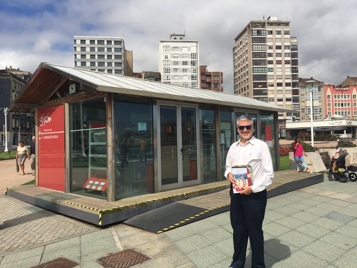 Picking up maps and guides in Gijón! Great Visitors Center with expert advice! #Asturias