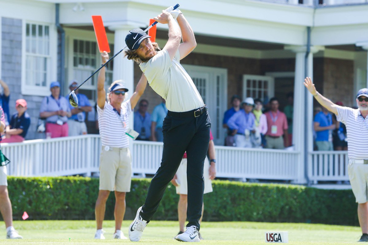 TathataGolf's tweet photo. Did you see the frontside crescent from the leaders at the #2018USOpen? Congratulations #brookskoepka! #tommyfleetwood #dustinjohnson https://t.co/wJKrR52VTm