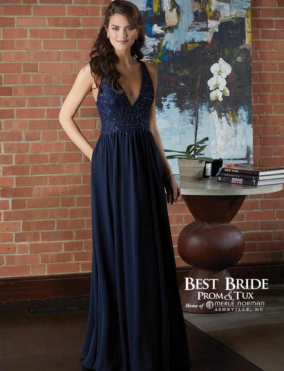BestBrideNC's tweet photo. This new elegant chiffon bridesmaid dress is in store now! No matter what your vision is we have the style for you! Book your bridesmaids appointment today! https://t.co/DLIQkm4xgw 
.
#Bridesmaids #Morilee #BestBride #InStoreNow #PerfectDay #MerleNormanofAsheville https://t.co/a0Z1dJzrtZ