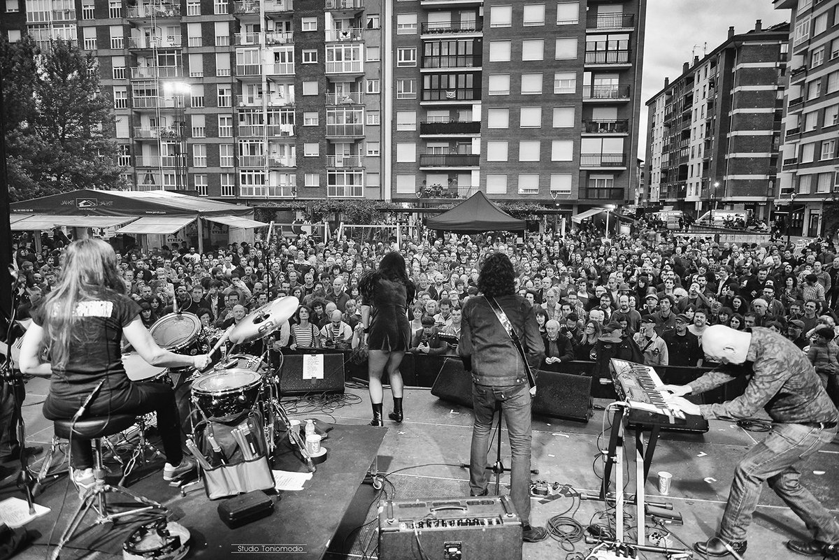 pop catastrophe tweet media