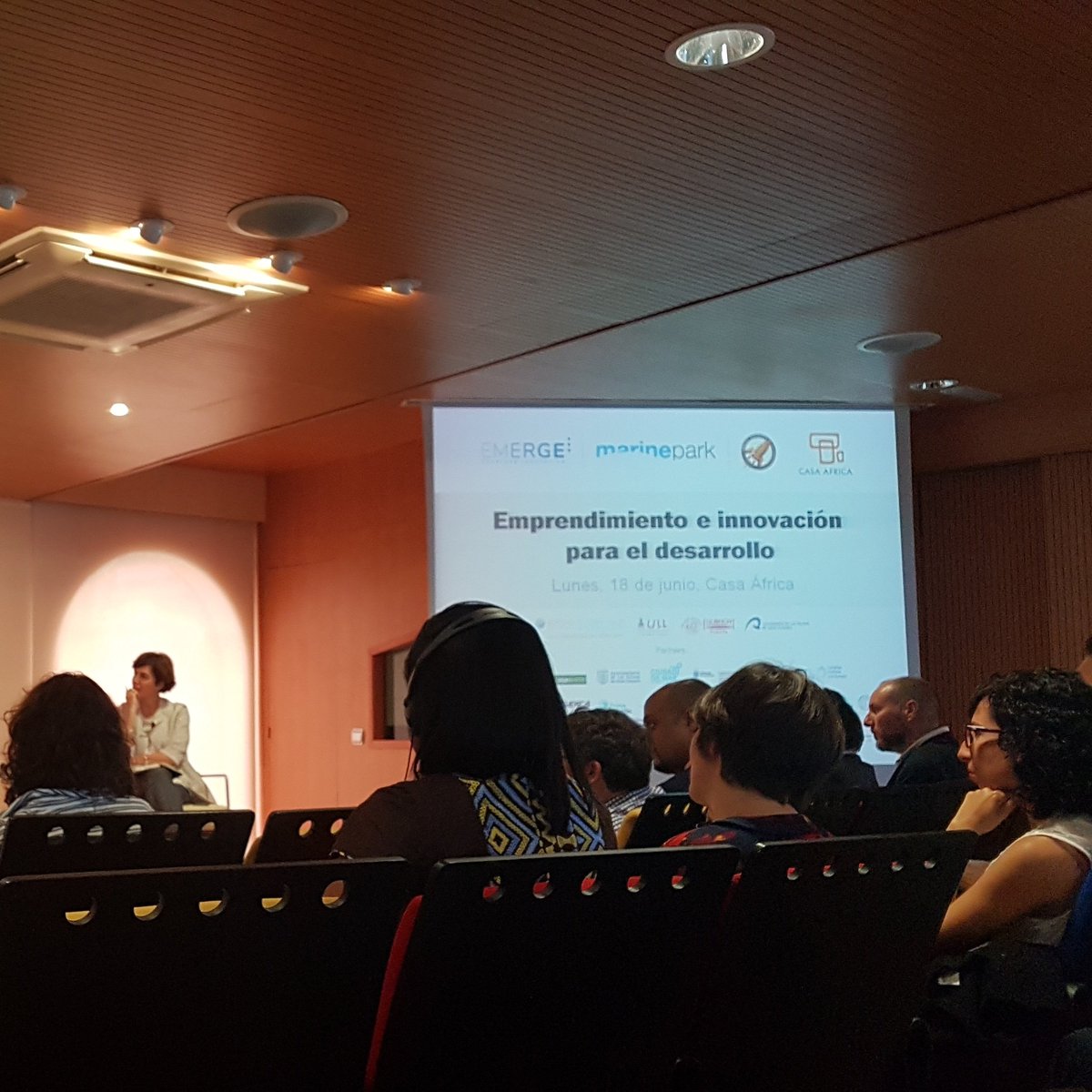 lidiaems's tweet photo. Hoy en Jornadas @Casaafrica @paletcajasiete @paletexpress @ULPGC . https://t.co/vISge1Rdy2