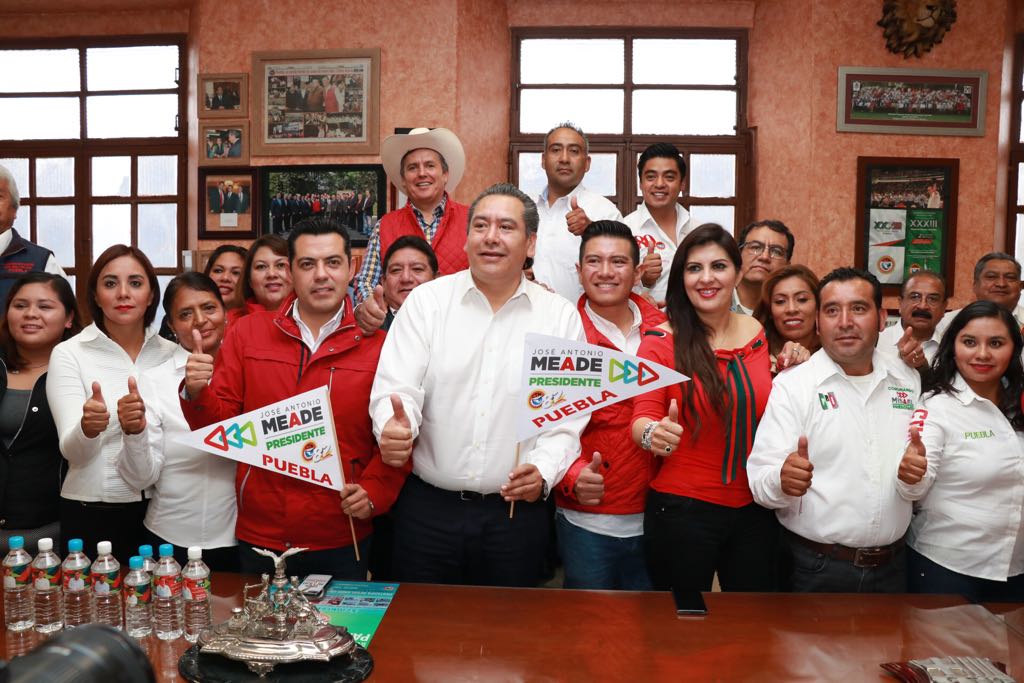 seffh's tweet photo. Retweeted https://t.co/eOreZjSAuf (@urbeconomica):

@seffh @CTMGas1 @CTM_Puebla #CTMConElPRI presumen 250 mil #votos potenciales en #Puebla la @CTM_Puebla @leobardosoto https://t.co/0n5HhSvAvd https://t.co/CHzN3L3ymH
