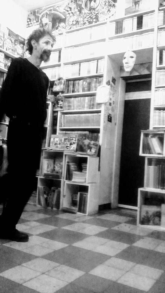 amoxtli2's tweet photo. Yayo hizo de las suyas, una vez más. Compartió con nosotros lo mejor de su  Filomimosofía y Espistemoclown como "Fundamentos del Ser Humano".
 #Amoxtli #Cafebrería #Librería #Café #Travesía #Escandon #libros #arte #cultura #taller #risa #filomimosofía #epistemoclowun #mimo #clown https://t.co/DjLSJbTTyK