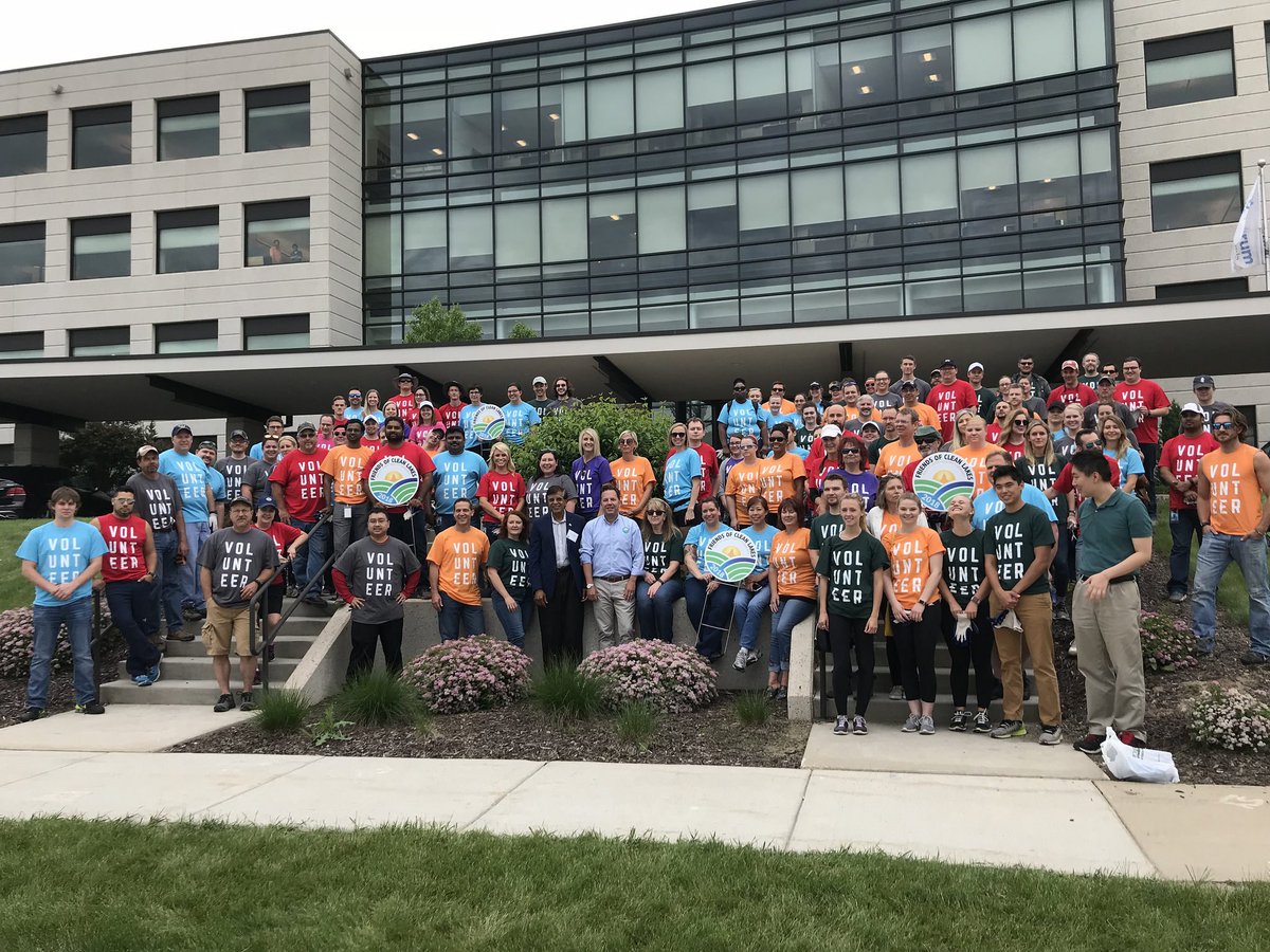 Spectrum_Brands's tweet image. Last week on our 4th Annual Day of Service in Middleton, we helped @CleanLakesWI successfully beautify Marshall Park, the Pheasant Branch Creek Corridor, and Stricker Pond. Great job, everyone! 🙌 #communitywithpurpose