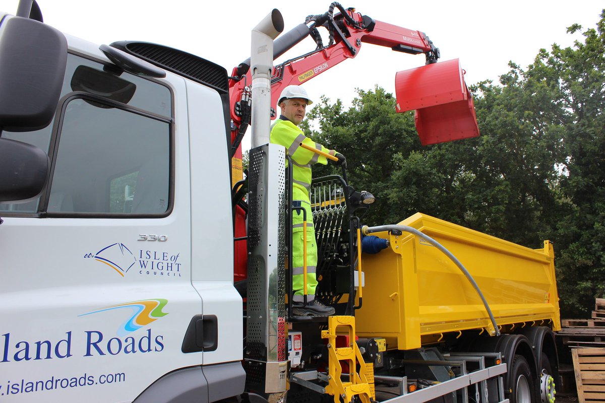 Our new addition to the fleet. Find out more about the new lorry loader's array of safety and fuel-efficiency features
islandroads.com/index.php?p=4&…