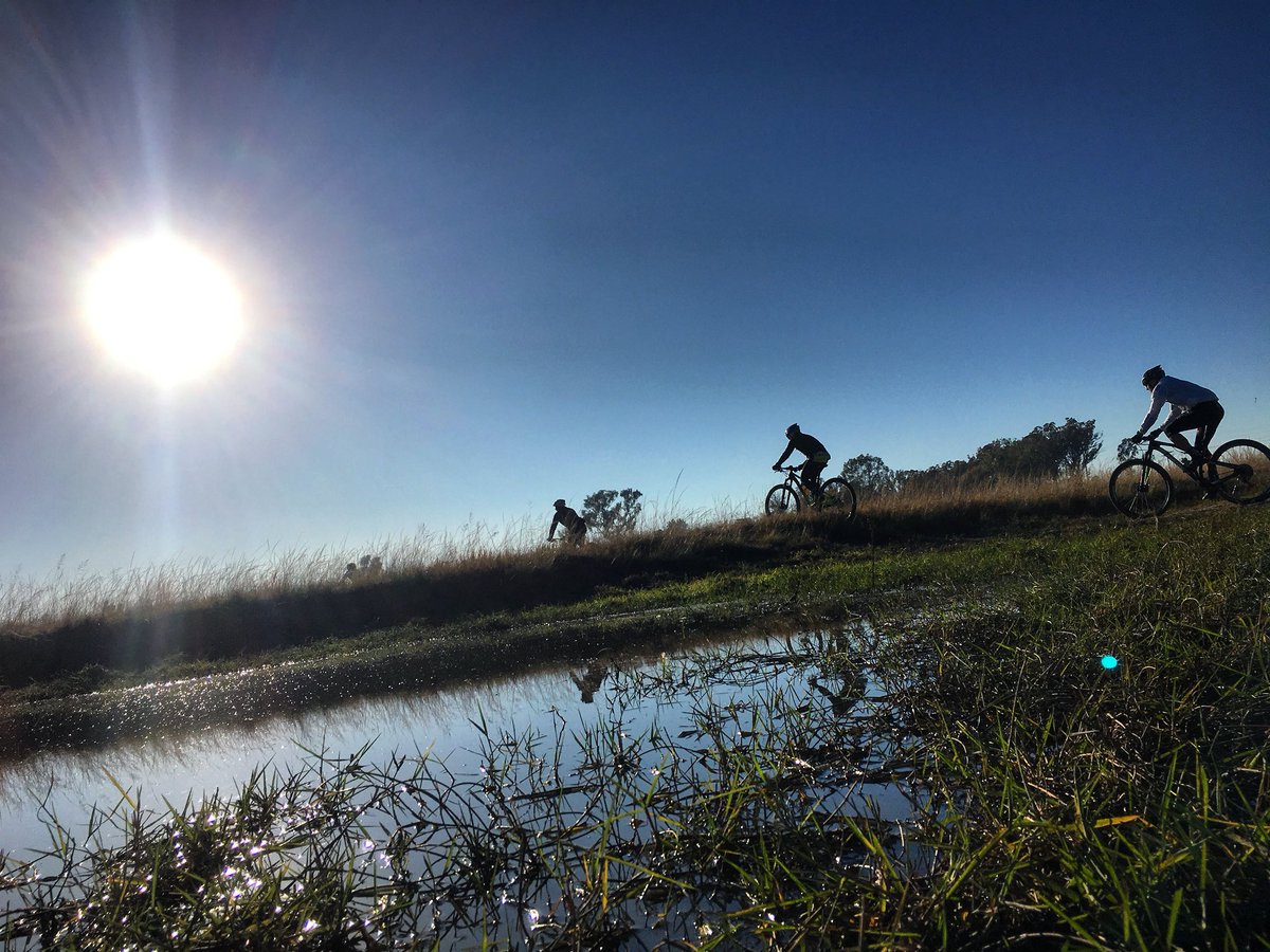 Sean_Badenhorst's tweet photo. Another day, another water & silhouette image...
This was on Saturdayโs Cycle Lab Active Fourways shop ride around Lanseria.
#winterrides #jozimtb #cyclelabactive #water #silhouette #mtblife https://t.co/mLsHAKHA8P