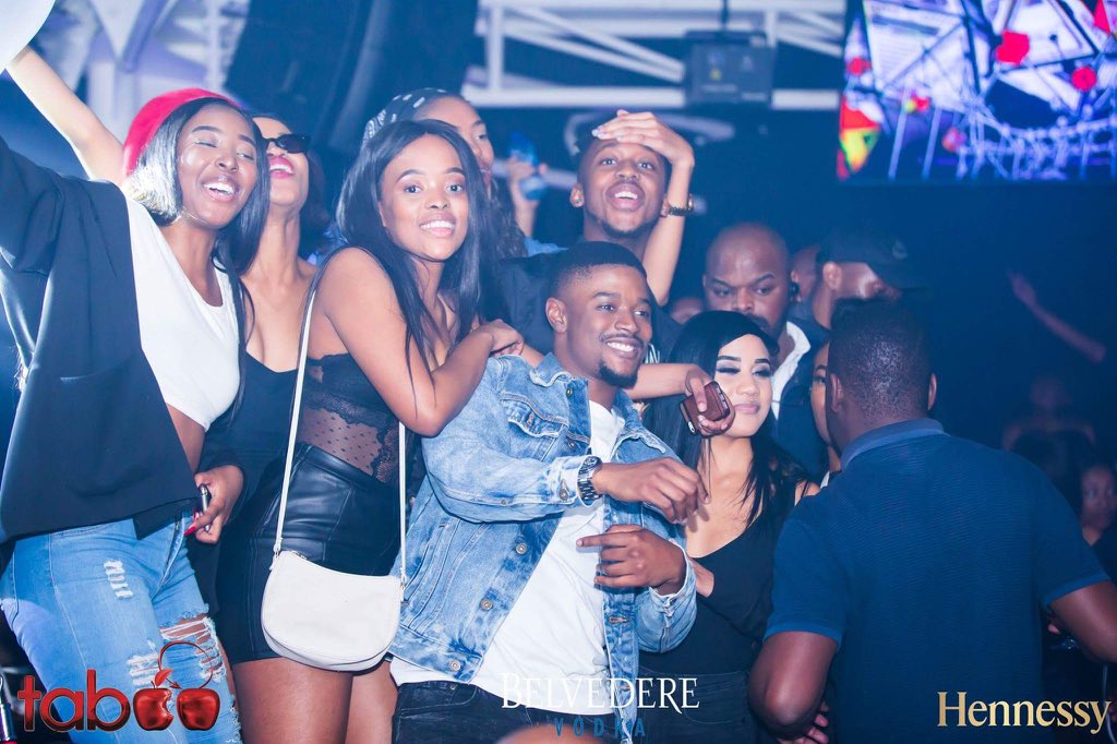 Nasssi_M's tweet photo. Hey kumnandi e #SuperBooSeason man, look at everyone having so much funπ₯ also @deeyah_m is my dancing spirit animal thanks βπΎππ½βοΈ #WinterUnleashed https://t.co/6WdJiyrWgQ