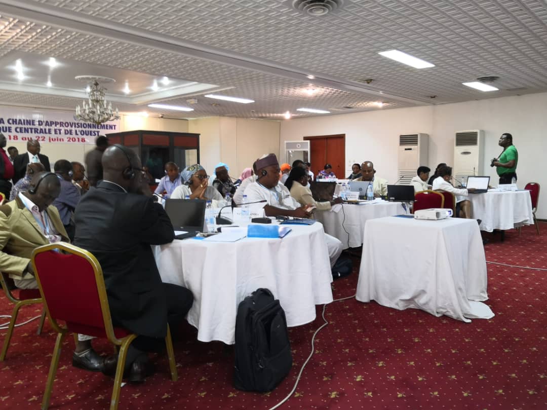 Le Centre #LOGIVAC assure la présidence de la 1ere journée de l'atelier sur renforcement de la #chaîne d'appro des #vaccins des pays de l'Afrique centrale et de l'ouest qui se tient à #Douala du 18 au 22 juin 2018. <a href="/AMPvaccinology/">AgenceMédecinePrév</a> <a href="/htraore3/">Hamed Idrissa TRAORE</a> <a href="/gavi_fr/">Gavi, l'Alliance du Vaccin</a> <a href="/UNICEF/">UNICEF</a> <a href="/WHO/">World Health Organization (WHO)</a> <a href="/adstwitamp/">DA SILVA</a>