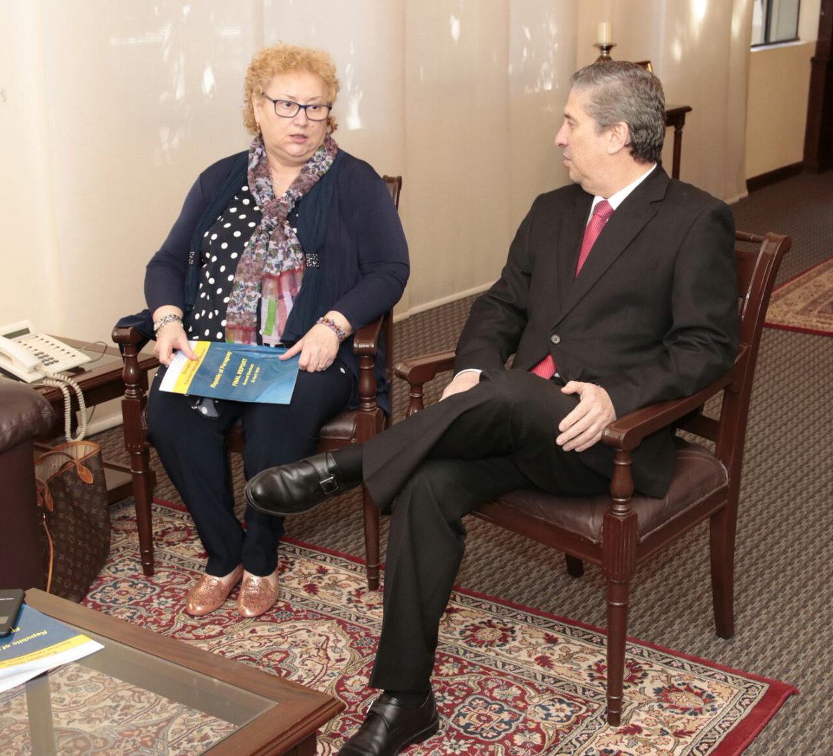 moeuepy23's tweet photo. Una delegación de la @moeuepy18 encabezada por la jefa de Misión @renateweber entregó hoy al presidente del @TSJE_Py @jjbestardd el informe final de observación de las elecciones generales del 22 de abril de 2018. @PBerizzi @UEenParaguay @eu_eeas @fiscalia_prensa @ConsejoParaguay https://t.co/O9LDYRAYgU