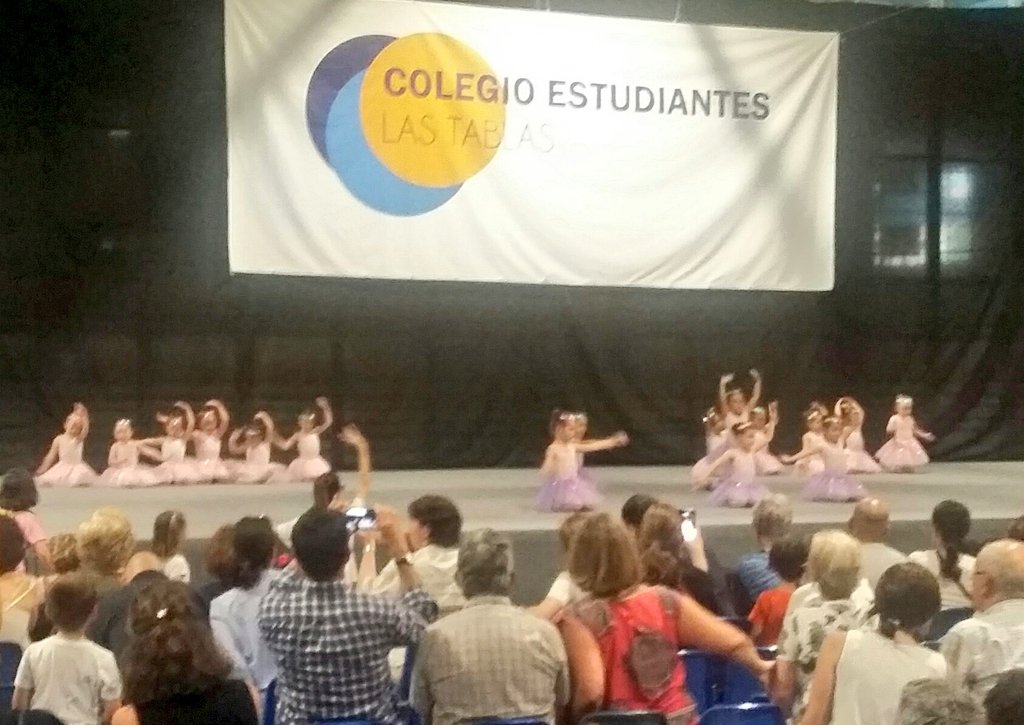 ColeEstudiantes's tweet photo. Equilibrio y técnica en la #ActividadExtraescolar de #Predanza
Una actuación a ritmo de 'Primavera' donde muestran los logros alcanzados
#ColegioEstudiantes https://t.co/iohmBhoPwy