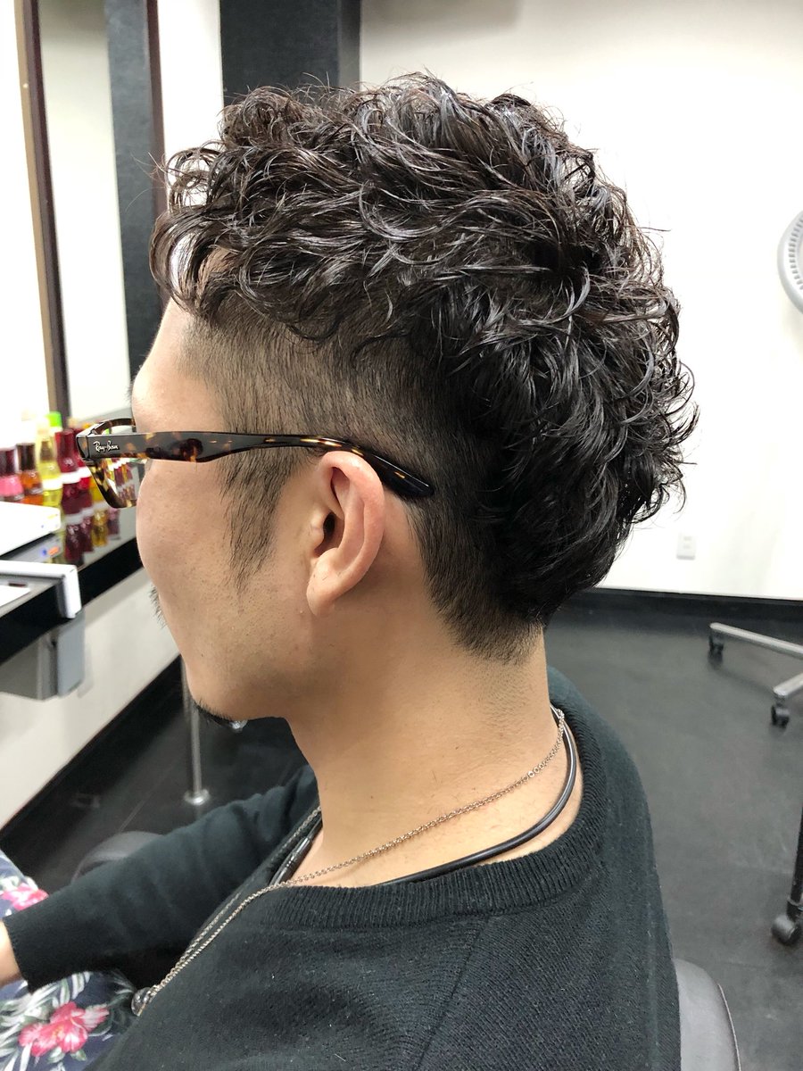 ヘアーラウンジカルネ 熊谷真人 Ar Twitter 大人なワイルド感と質感は黒髪 強め ワイルドパーマで T Co 3zwgm52tiy 滝川 滝川市 美容室 滝川市美容室 滝川美容室 パーマ 2ブロック カット メンズパーマ ミディアムパーマ 強めパーマ 2