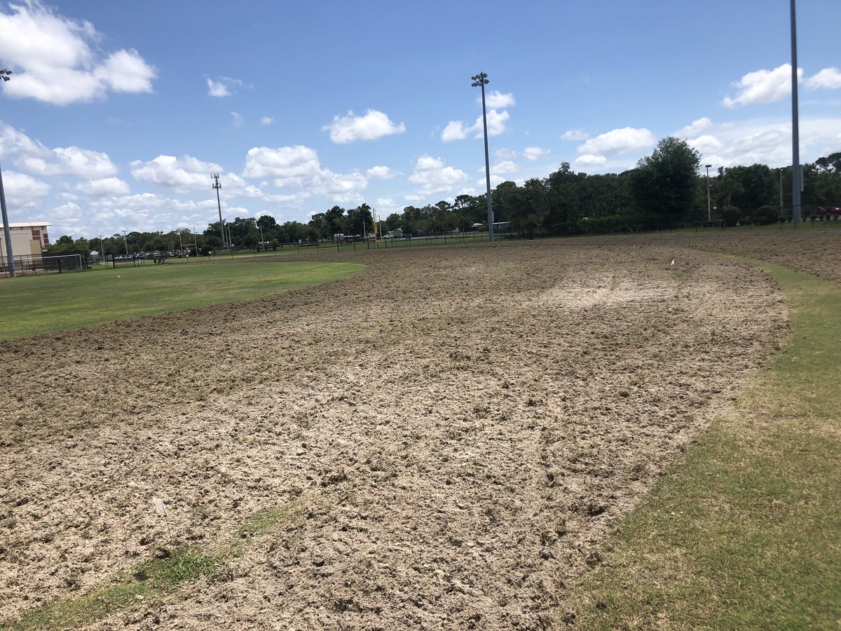 the_field_guy's tweet photo. Sometimes you just have to rip it up and start over ... #maketurfgreatagain @FivayBaseball18 https://t.co/zB4hjbmPf3