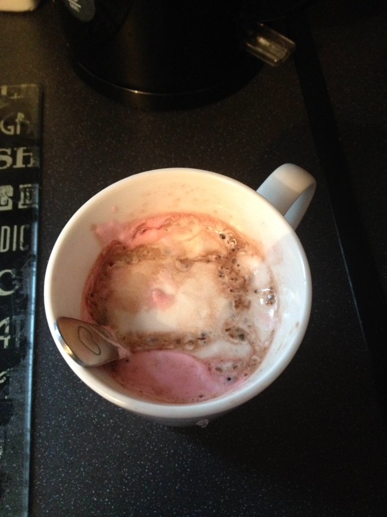 unicorn1818's tweet photo. There's nothing better than a good hot chocolate 😍😝 https://t.co/GEMofzsvP3