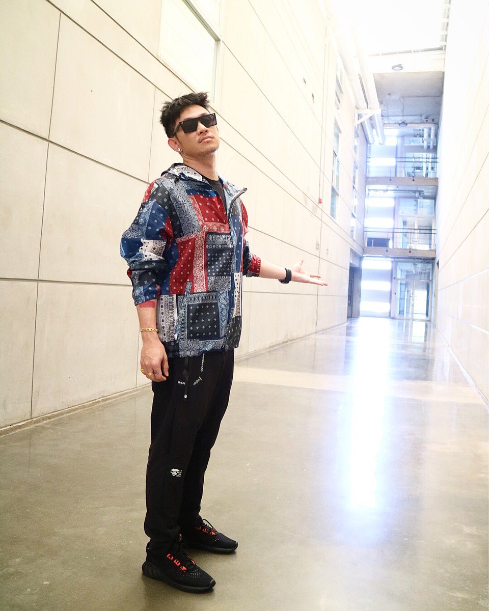 Lekkiez's tweet photo. วีคนี้ 3 ลุค
นายแบบคลูๆๆ ปู่จ๋าน 😎🔥
#SOPH #SOPHNET 
#UPPERGROUNDBKK 
#BAPE #BAPETHAILAND @BAPEOFFICIAL 
#ทีมปู่จ๋าน 🤟🏻 #ปู่จ๋านRapperOtop 💙
#Therapper #therapperthailand 
Style by @Lekkiez 🐯🙌🏻 https://t.co/Dk6HQWT6HY