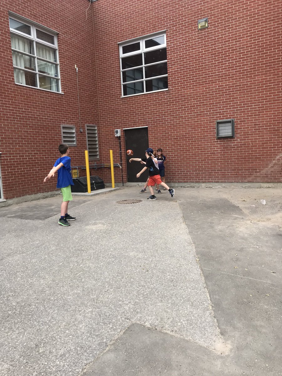 MissRyan10's tweet image. Outdoor math stations to keep us engaged on this hot day. #wolvesmath  #wolvesarewell #TLDSBlearns