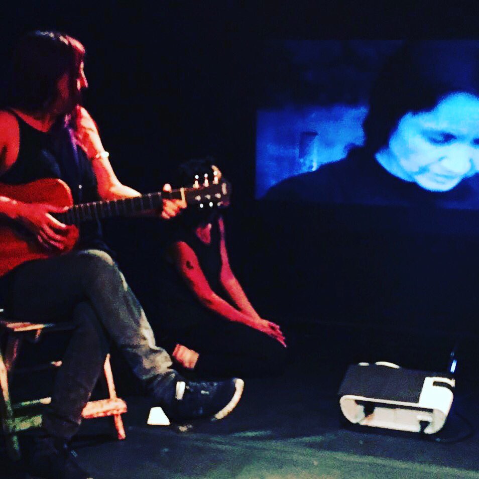 A sala llena segunda función de #Ungavilanparavioleta en <a href="/LaCapillaTeatro/">Teatro La Capilla</a> <a href="/MalaMadreteatro/">compañiamalamadre</a> todos los domingos hasta el 15 de Julio, seis de la tarde!