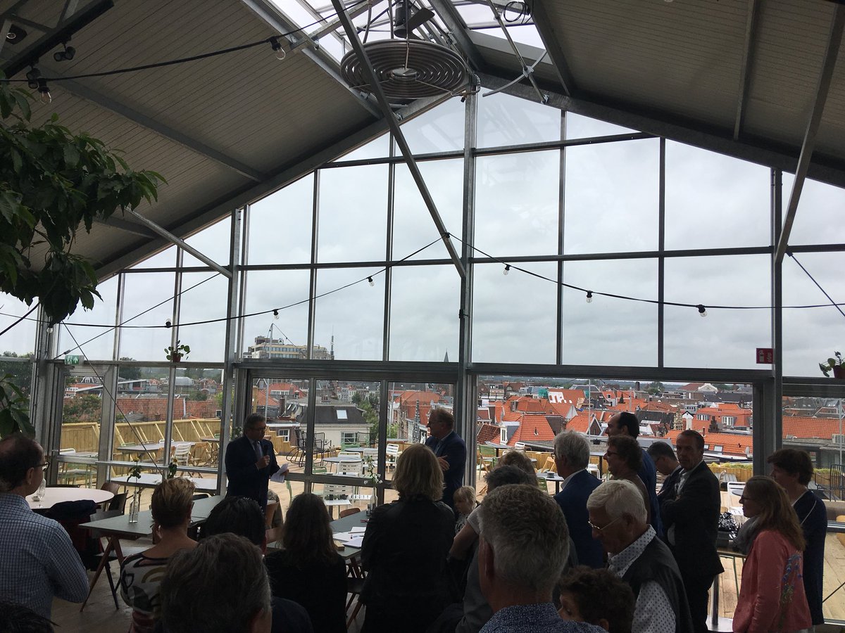 Mooie woorden van Burgemeester Jos Wienen <a href="/gemeentehaarlem/">Gemeente Haarlem</a> bij afscheid wethouder <a href="/JeroenvanSpijk/">Jeroen van Spijk</a> op bijzondere locatie, DAKKAS (bovenop parkeergarage De Kamp)