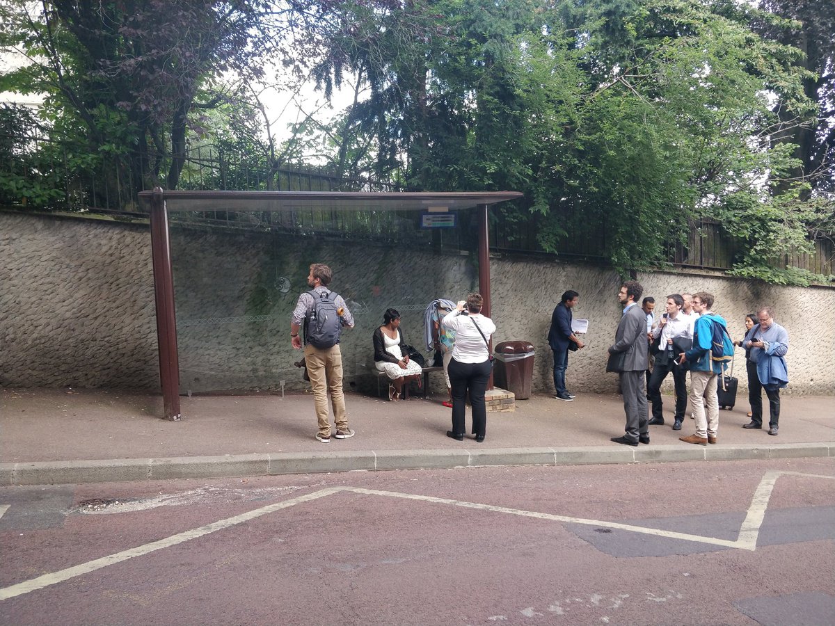 Frederic_DS's tweet photo. Les lauréats de la saison 2 @StartAtSystemX en pleine visite sur les lieux d'installation. Projet lancé !! @Affluences_App @aquilae @axper https://t.co/qS08FocfmA