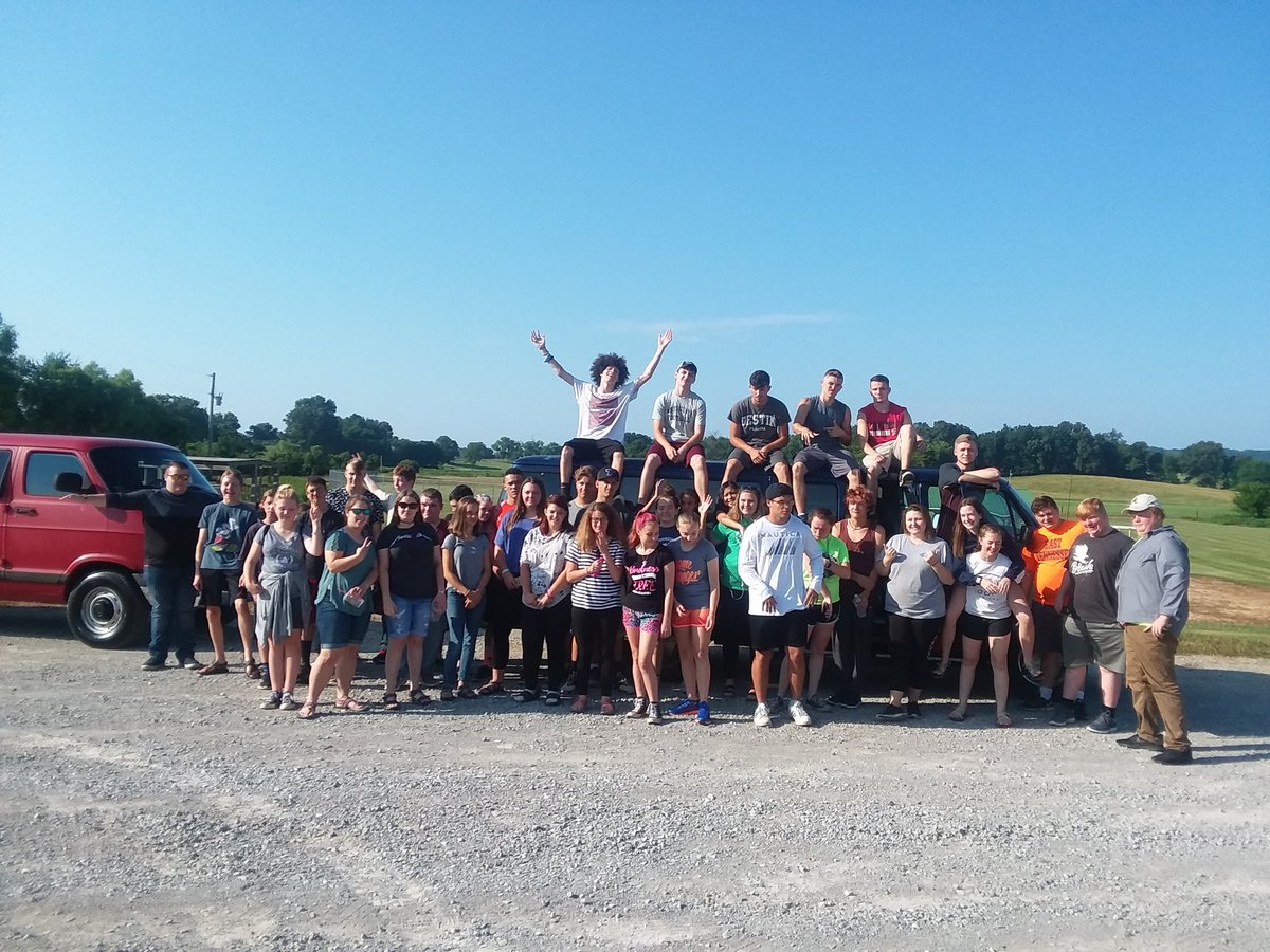 SteelersFanTN's tweet photo. Church Camp! #SpartaCON Reppin @twheat002! πβ€ https://t.co/Yp3161LDMG