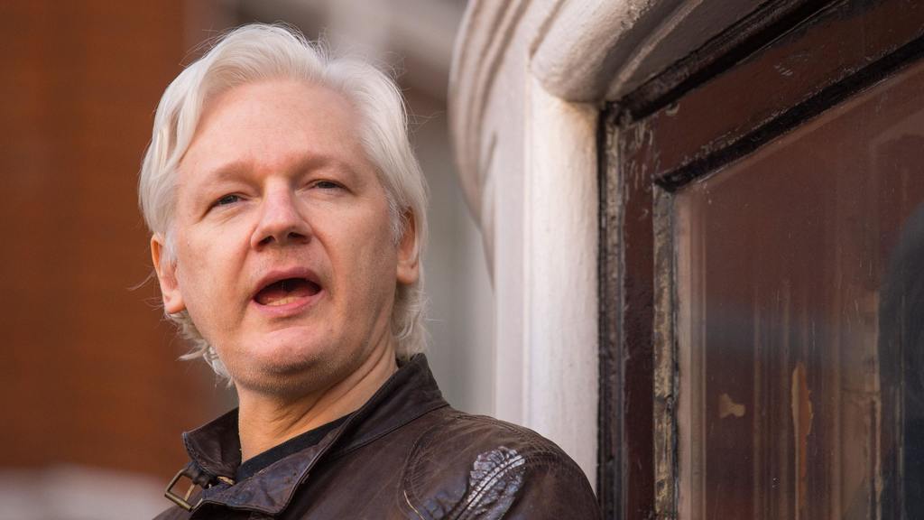 Confinement in Ecuadorian embassy ‘having severe impact on Assange’ irishexaminer.com/breakingnews/w…