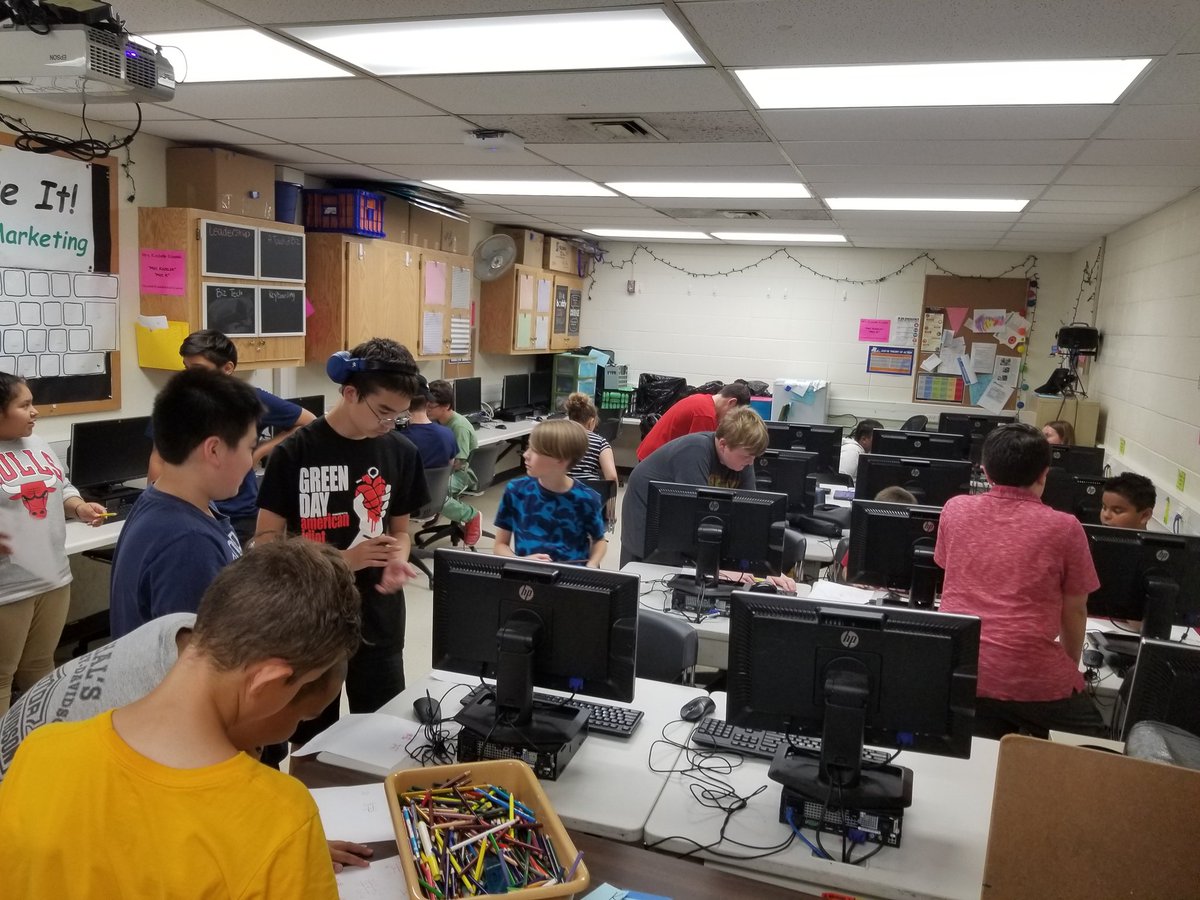 JonathanJLees's tweet photo. Crack the code practicing our tic-tac-toe strategies to build an AI! #sdwsl https://t.co/krpMTCVAlG