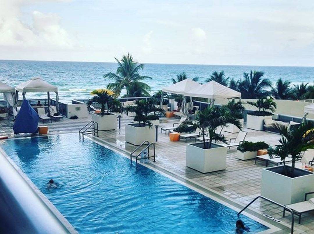 HiltonCabana's tweet photo. What's better than an incredible view?
And incredible view from the pool. 😌 https://t.co/CuXTEsbNy3