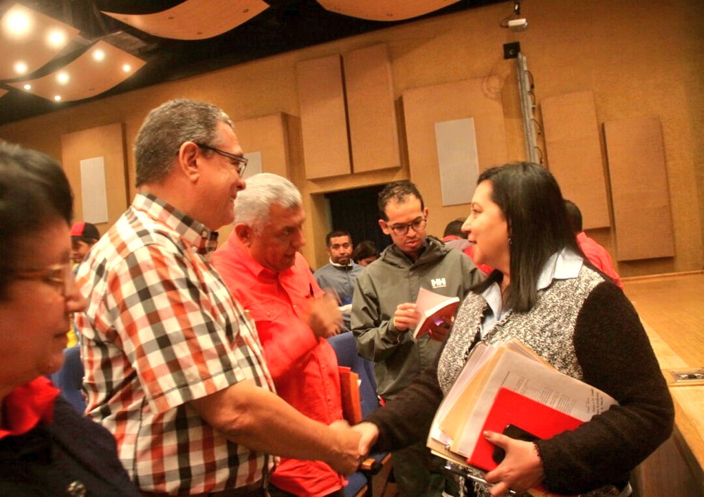 EdgarCarOficial's tweet photo. Iniciamos la semana de trabajo junto a nuestra gobernadora @gestionperfecta  en la Reunión del Estado Mayor Único. #LaraTierraDeEsperanza
#VamosAUnNuevoComienzo https://t.co/3CRatddP0i