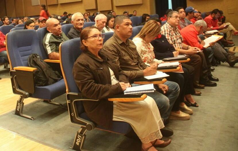 EdgarCarOficial's tweet photo. Iniciamos la semana de trabajo junto a nuestra gobernadora @gestionperfecta  en la Reunión del Estado Mayor Único. #LaraTierraDeEsperanza
#VamosAUnNuevoComienzo https://t.co/3CRatddP0i
