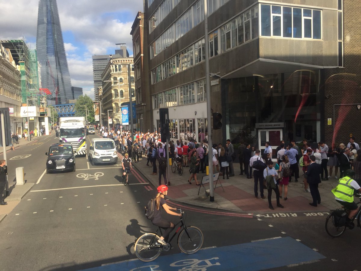 outtothestreets's tweet photo. Hope everyone gets into @flatironsquare_ in time for kick off! #WorldCup #ENGTUN #streetfood https://t.co/7pcGXHarIl