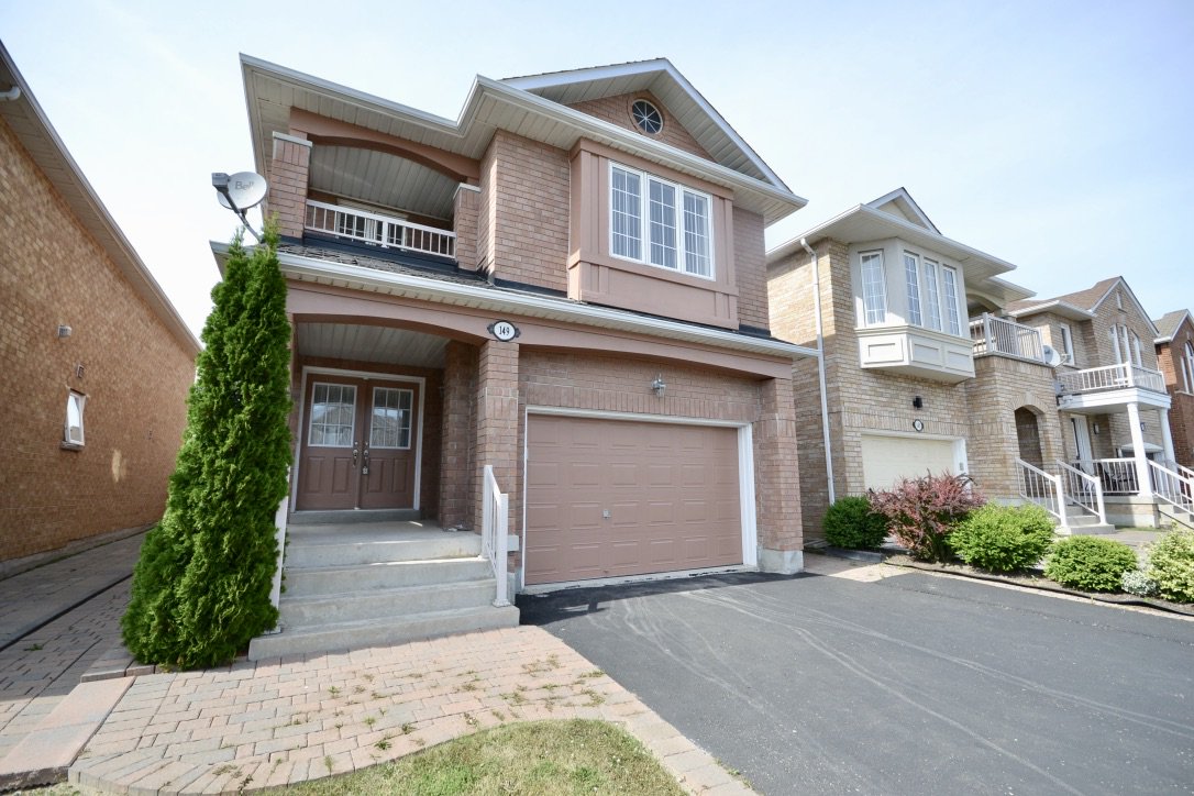 MarieCommisso's tweet photo. Come See This Super Clean Detached At 149 Monteith In A Sought After Area Of Maple!  Click For Additional Photos, Pricing &amp; More Info: https://t.co/AZHt7Ge1el … #vaughanrealtor #vaughanrealestate #realestate #maplerealestate #maple #homesforsaleinvaughan #homesforsaleinmaple https://t.co/ov2soarUka