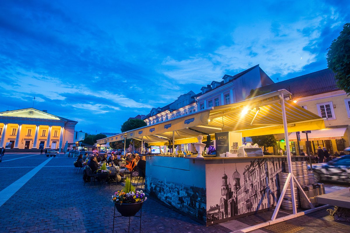 Geely X7 Sport launched Inter-continental trip event A campaign traveling 18000 km from China to London after delivery of No. 500,000 unit to customers. 
🔴 Arriving in Lithuania