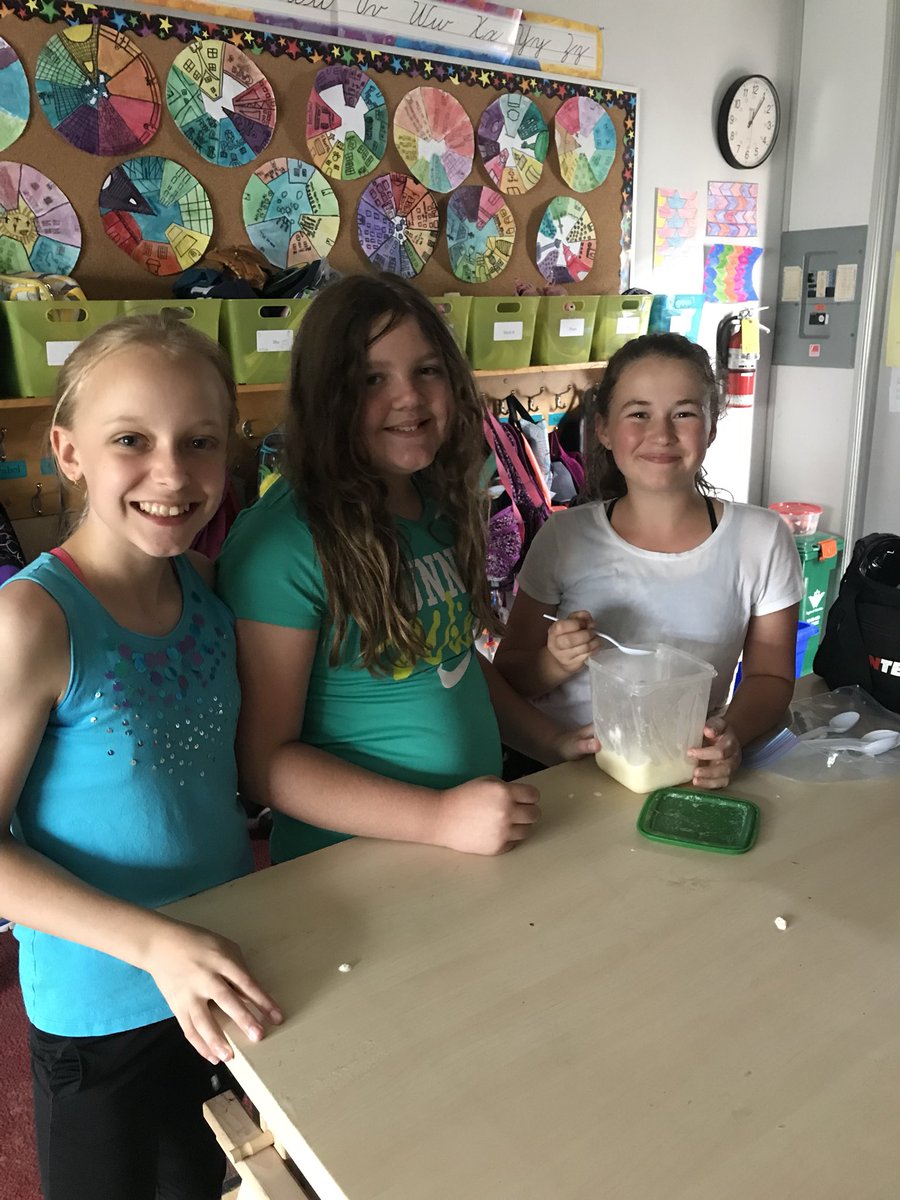 GouettsGr5's tweet image. Tested some chemical ice cream today using salt and cream in a baggie #physicalchange #matter @staugustinewcd