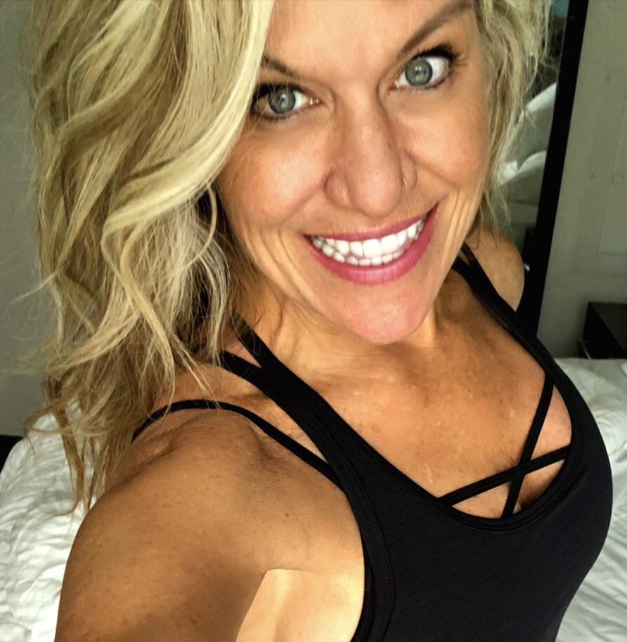 FitFabFor's tweet image. Rise &amp;amp; Shine ☀️it’s #Exercise Time 👍! Ate pizza 🍕 drank wine 🍷 time to #workout and not feel guilty! Life is about #balance ! Enjoy 😀! #inspo  ➡️ fitfabforever.com #FitnessGirl #HealthyLife #lifestyle #MotivationMonday