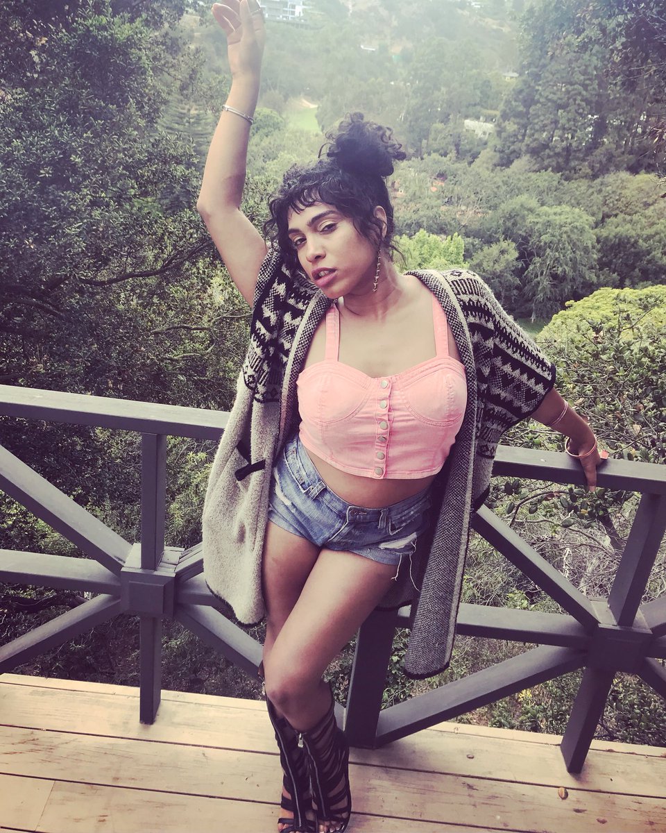 sashbashi's tweet photo. Happy Birthday @markpachulski 🎉🎂🎁🎈🔥🍦🍭🌲 #hairbuns #croptop #natureislife #strikeapose #poncho #highwaistedshorts #gladiatorsandals #modellife #belair #blackgirlmagic #baelife #sideeye  #style #fashion #lfstores #poncho #rings #curlybuns #powerpuffgirl #bangs #streetfashion https://t.co/Wad0spXO0U