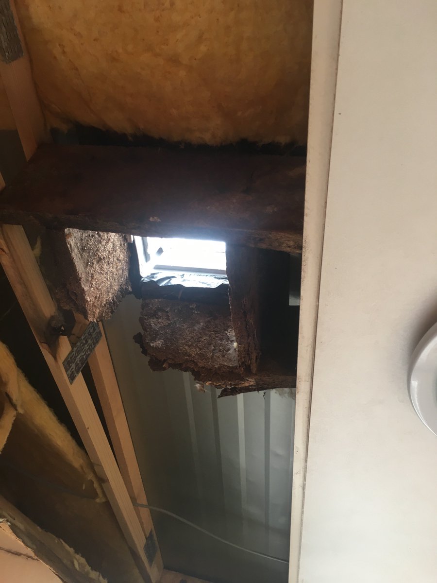 MEcaravanrepair's tweet photo. Ceiling board and skylight replacement today on @LyonsParks repairing an @ABIHolidayHomes #StaticCaravanRepair #StaticCaravanRepairNorthWales #northwales #Prestatyn #CaravanRepair #Marsh-EvansCaravans https://t.co/2Lsi19XdW8