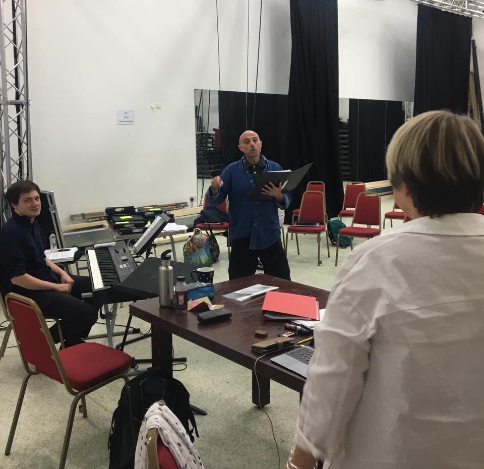 JohnBarrUK's tweet image. In rehearsals today for ‘King’ @HackneyEmpire with @McKennaSusie &amp;amp; @FreddieTapner 😊👍🏻 Get booking this is gonna be something very special - Don’t miss out seeing the AMAZING @iamcedricneal &amp;amp; Sharon D. Clarke @thedebbiekurup ⭐️😊 #MartinSmith #ImBad ⭐️❤️🙏🏻