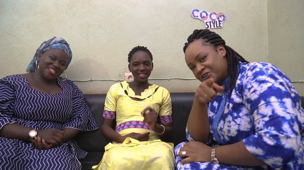 CocoLaSerie's tweet photo. Coco passe à l'émission @phiphishow, elle raconte son parcours, afin de sensibiliser les jeunes femmes désireuses d'entreprendre comme elle.
#filles #entrepreneuses #autonomisation #éducation #financière #girlpower #business #women #Mali #Bamako https://t.co/SFCvN9AxCW