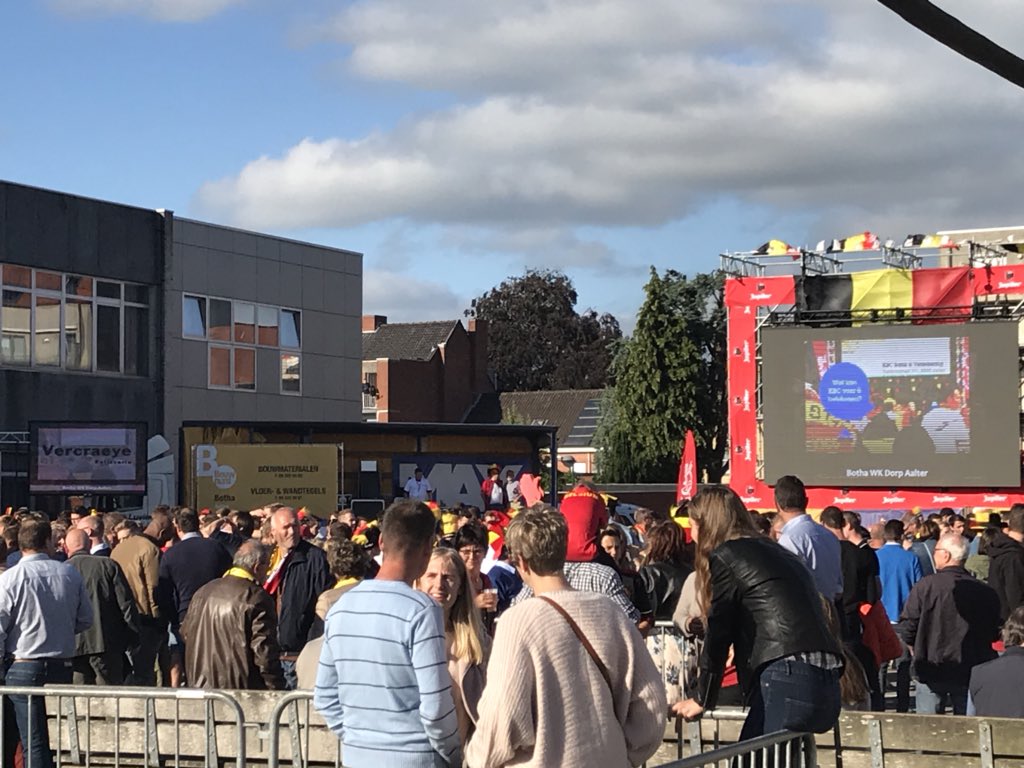 PuttemanKoen's tweet photo. Kom volgende match zeker voor de heerlijke frietjes @Aalter Botha WK dorp met #Aalternatief https://t.co/BByHzbOfi4