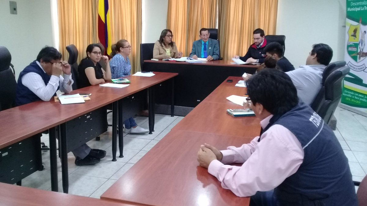 ECU911Austro's tweet photo. .@dbastudillo911 informa de las acciones a realizar en el cantón La Troncal como es la instalación de nuevos 10 puntos de #VideovigilanciaECU911. #Cañar @OndasCanaris https://t.co/HBFbSrm5cf