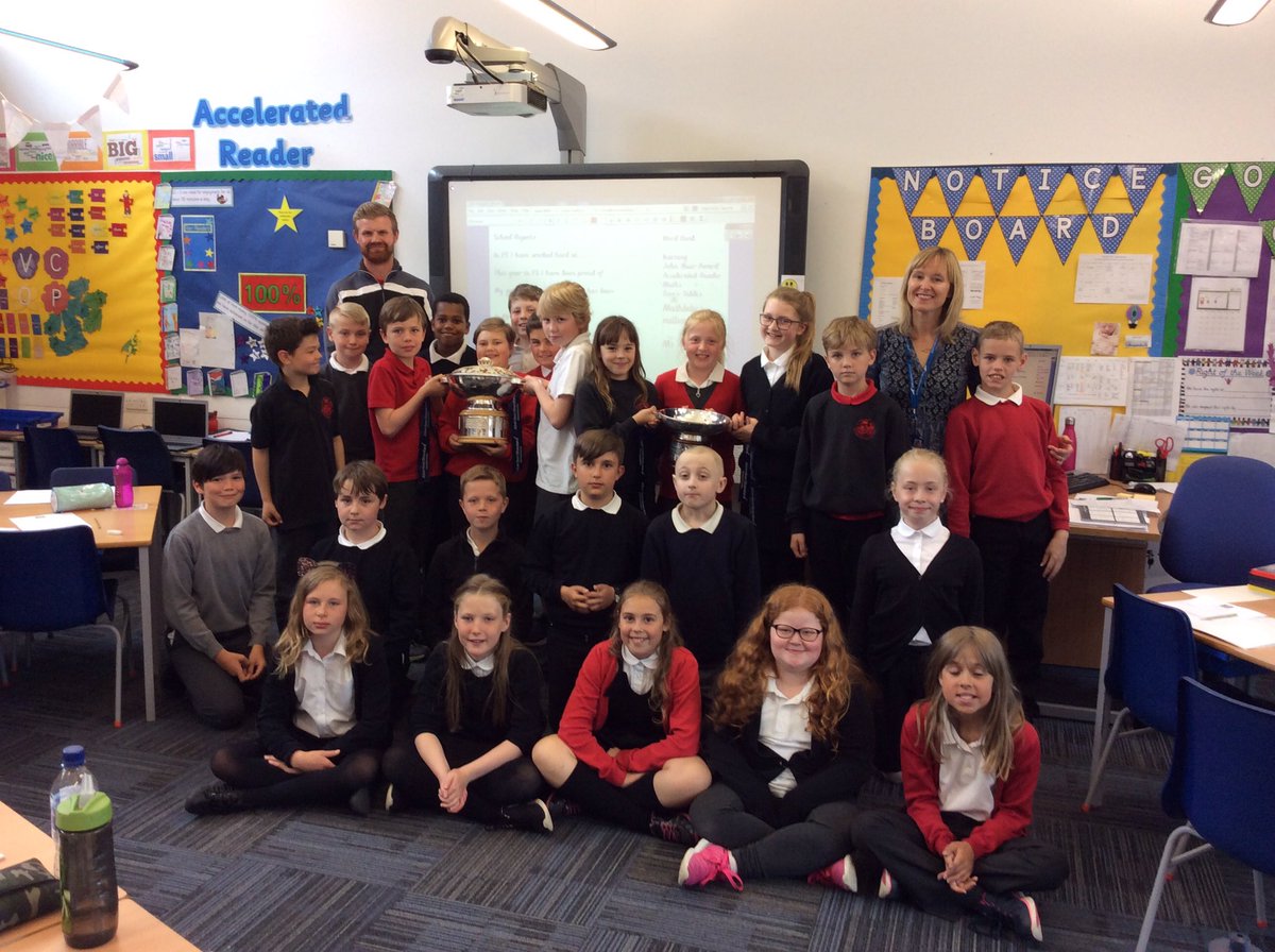 DunbarPrimary's tweet photo. Some more photos from the #ScotOpenTrophyTour ⛳️ @gforce_14 https://t.co/0y7Eyau6UC