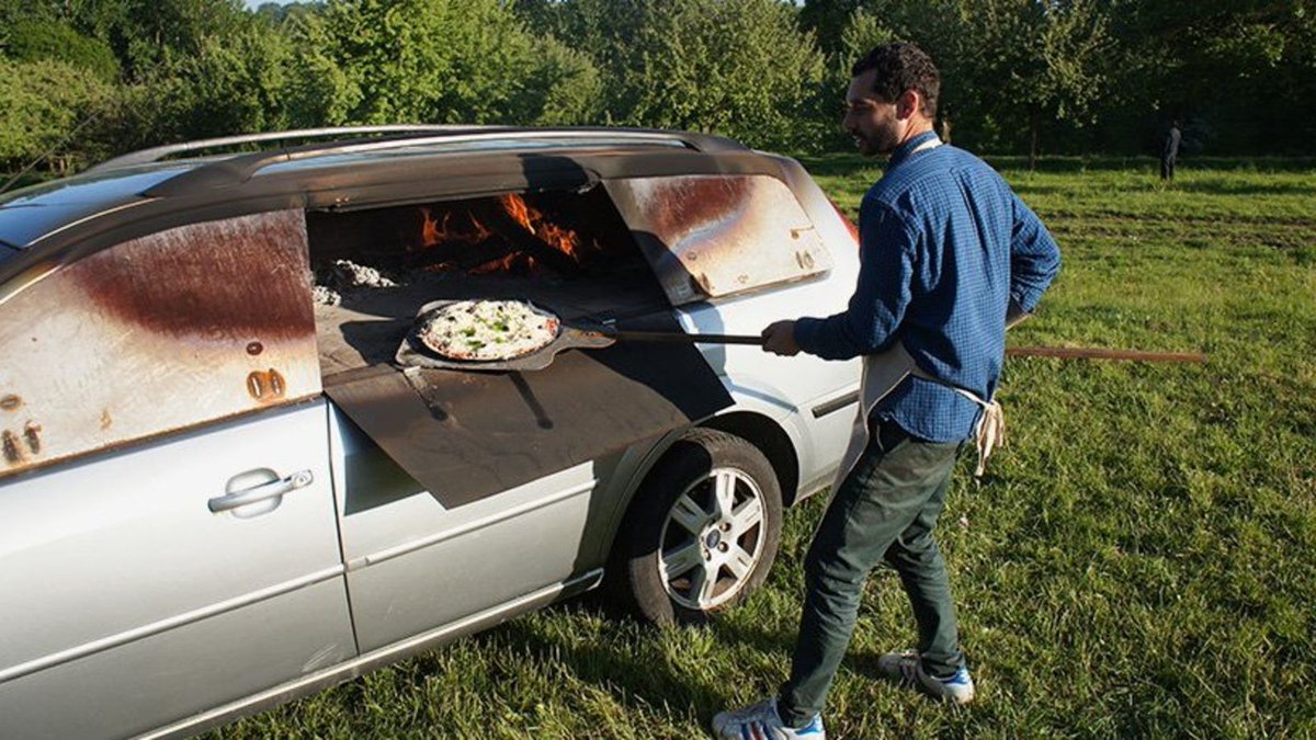 thisiscolossal's tweet photo. Defunct vehicles become Benedetto Bufalino's canvas for swimming pools, pizza ovens, and aquariums https://t.co/ZeNBGxesUm https://t.co/PmkJsHNrnc
